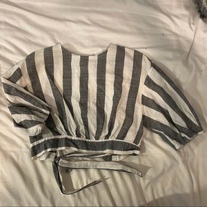 BERSHKA Puff Sleeve Open Back Crop Top